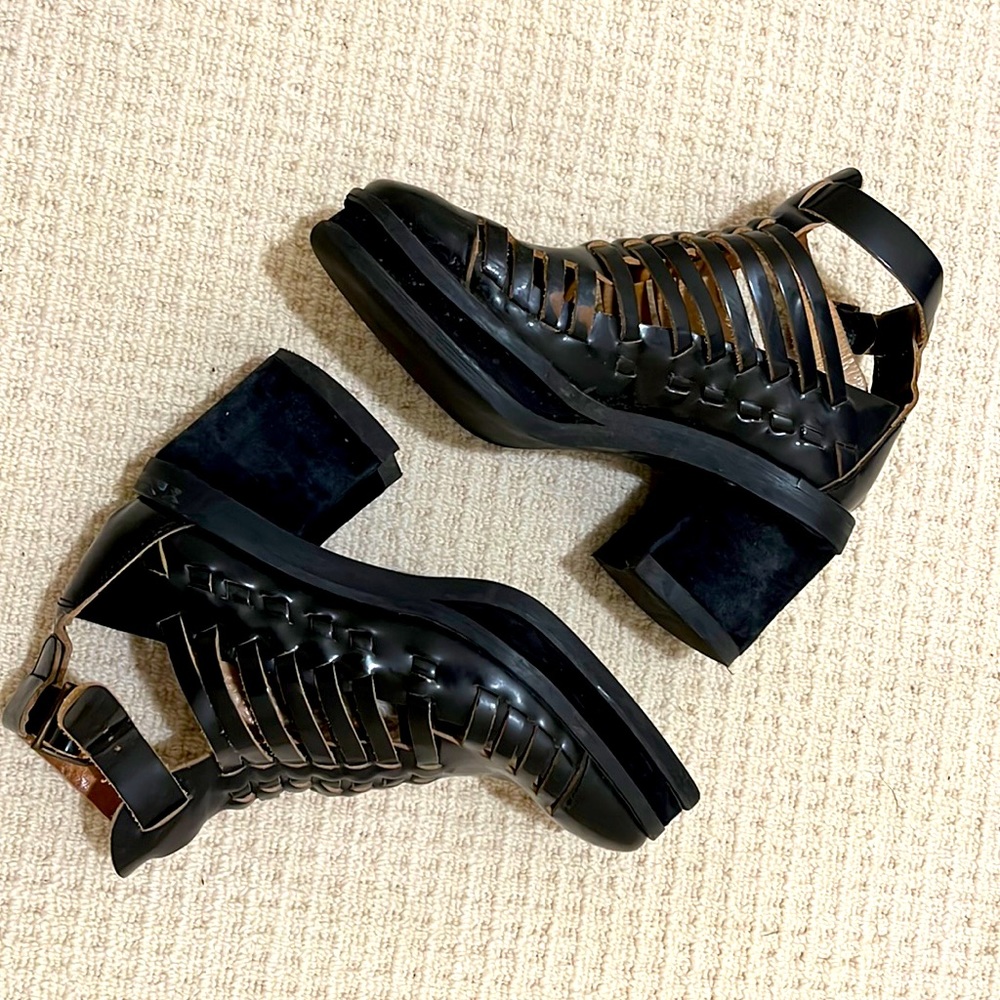 Purified woven leather sandal (36)